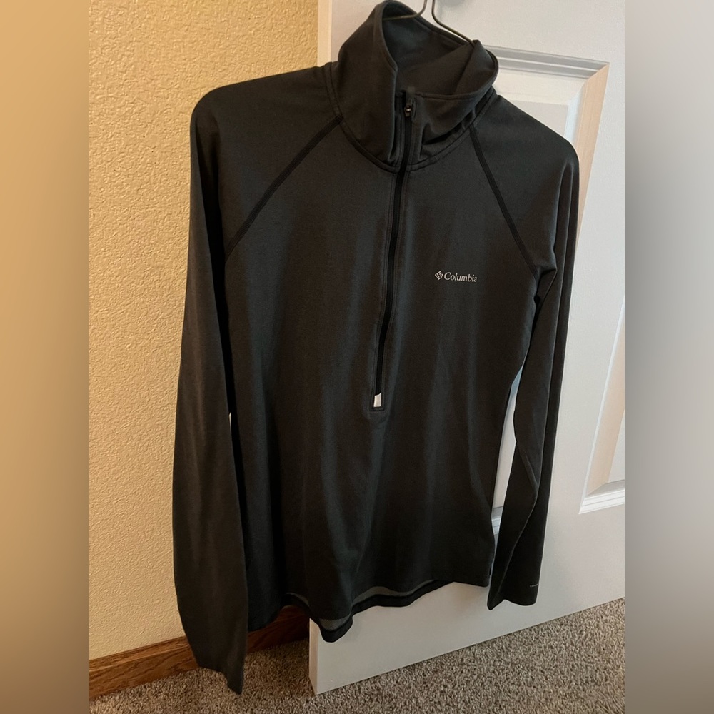 Columbia size small 3/4 zip up